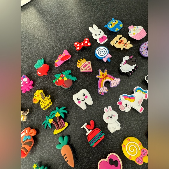 48 girly Croc Jibbitz - Picture 3 of 8